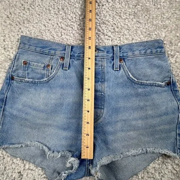 Levi's 501 High Rise Shorts Weak In The Knees Light Wash - Picture 11 of 13